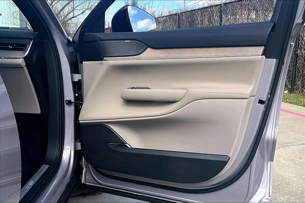 New 2026 Volvo EX90 Plus RWD image 14