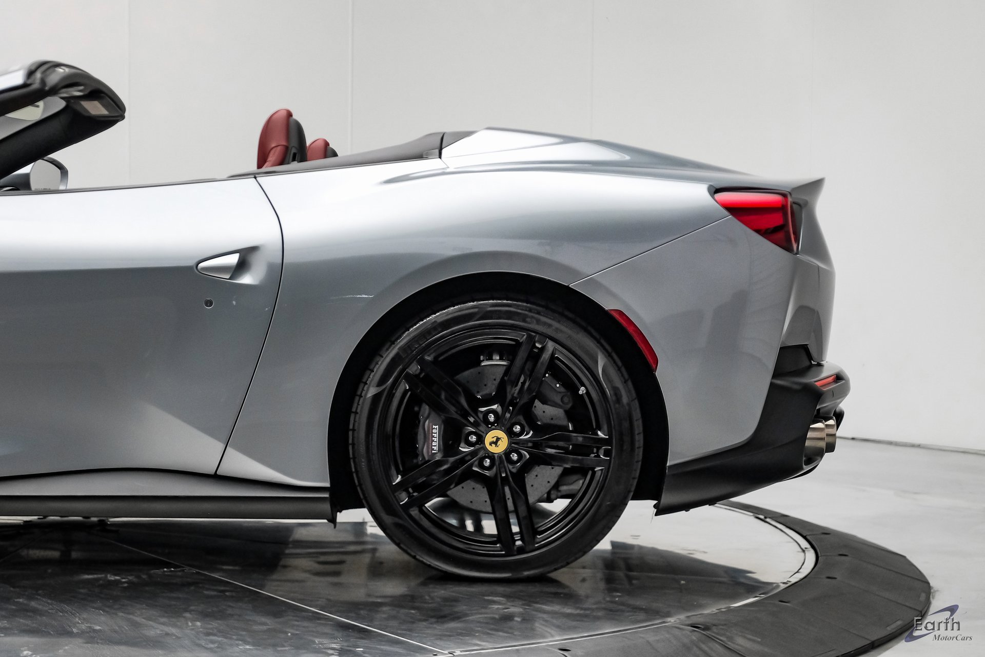 Used 2019 Ferrari Portofino image 10