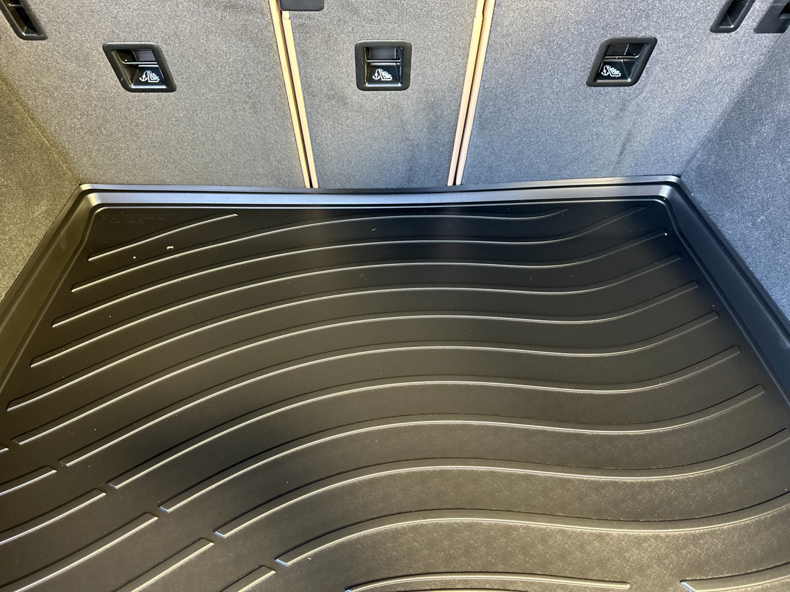 Certified 2026 Porsche Macan AWD/4WD image 17