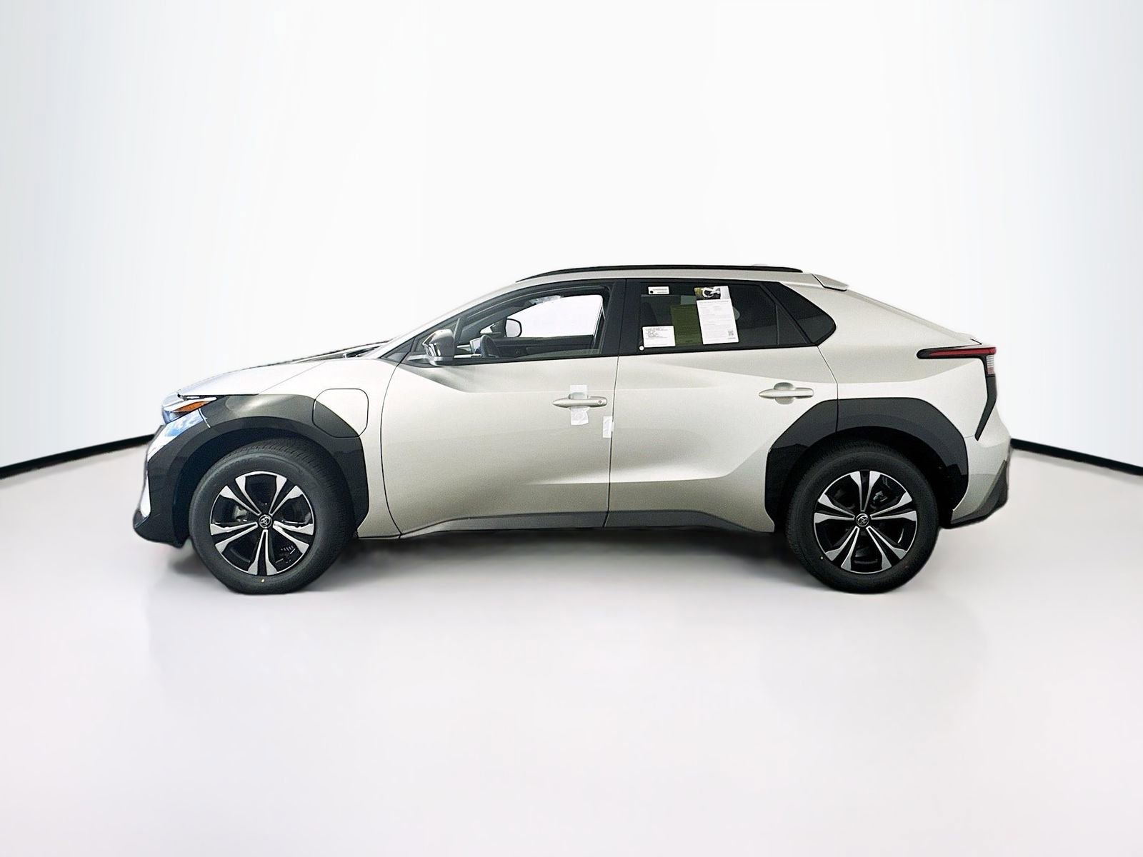 Certified 2025 Toyota bZ4X FWD image 3