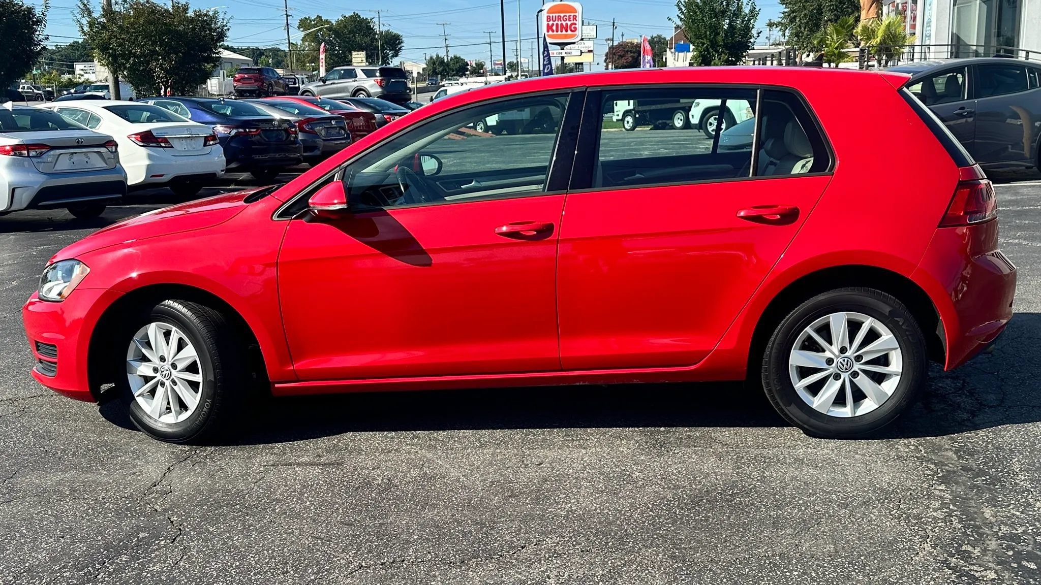 Used 2015 Volkswagen Golf S FWD image 8