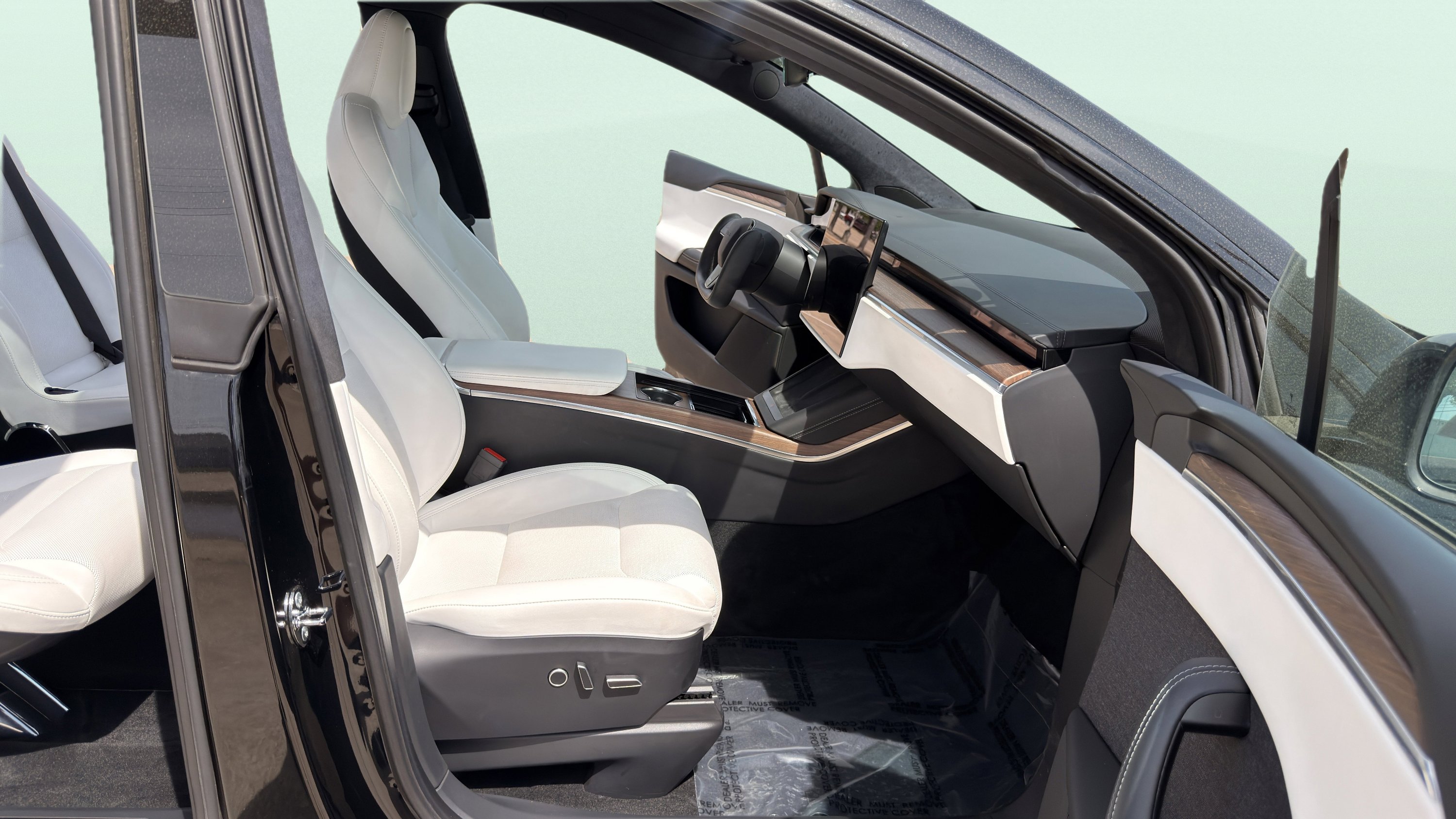 Used 2023 Tesla Model X image 50