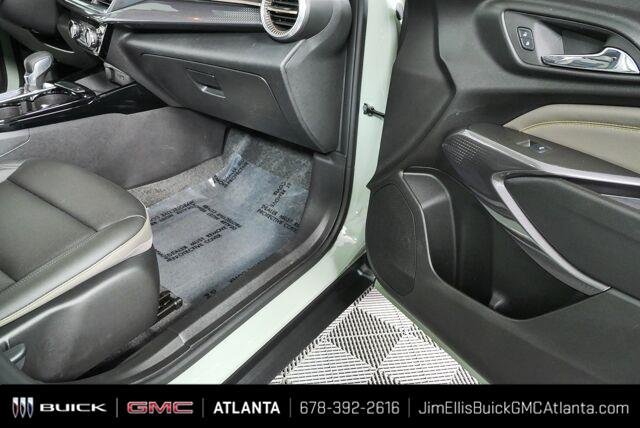 Used 2025 Chevrolet Trax ACTIV w/ Sunroof Package FWD image 22