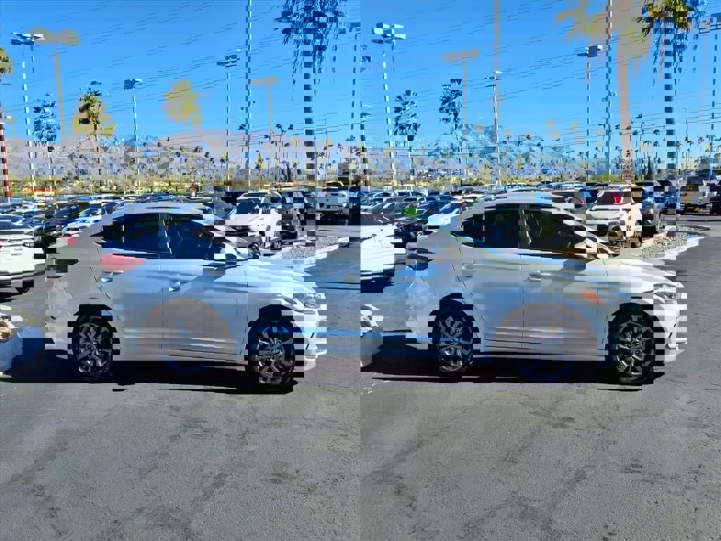 Used 2018 Hyundai Elantra SEL image 10