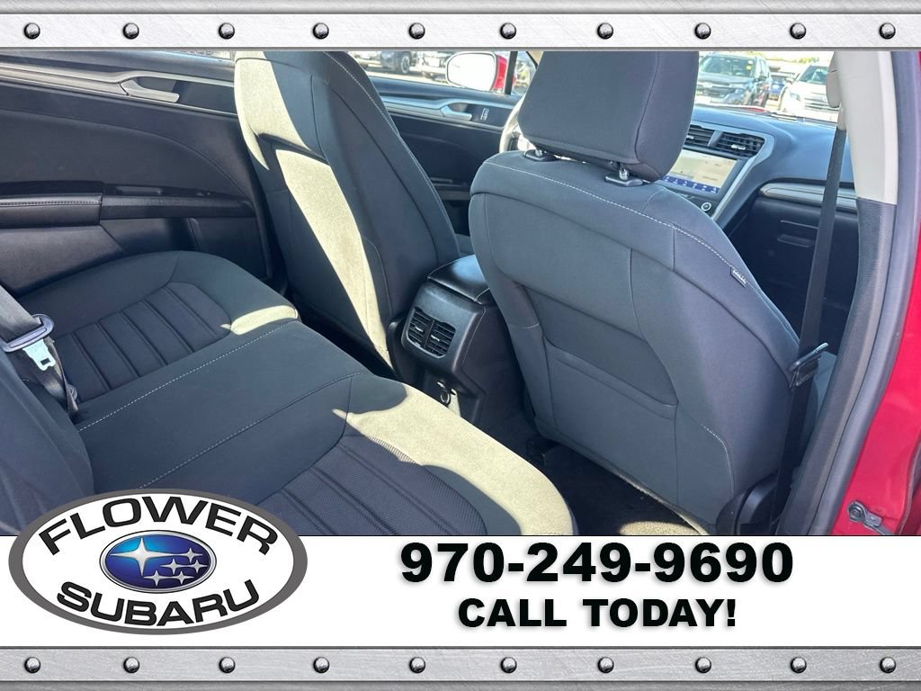 Used 2020 Ford Fusion SE FWD image 14