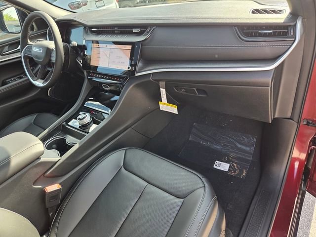 New 2026 Jeep Grand Cherokee Limited w/ Luxury Tech Group II RWD image 16