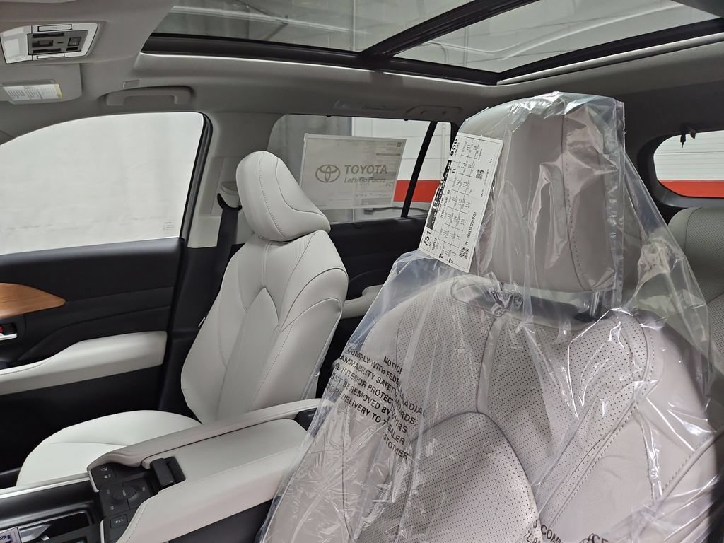 New 2026 Toyota Grand Highlander AWD Hybrid image 12