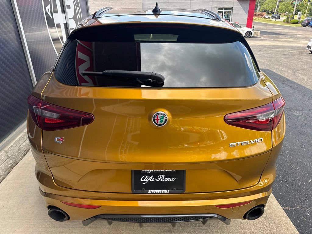 Used 2023 Alfa Romeo Stelvio Veloce AWD/4WD image 11