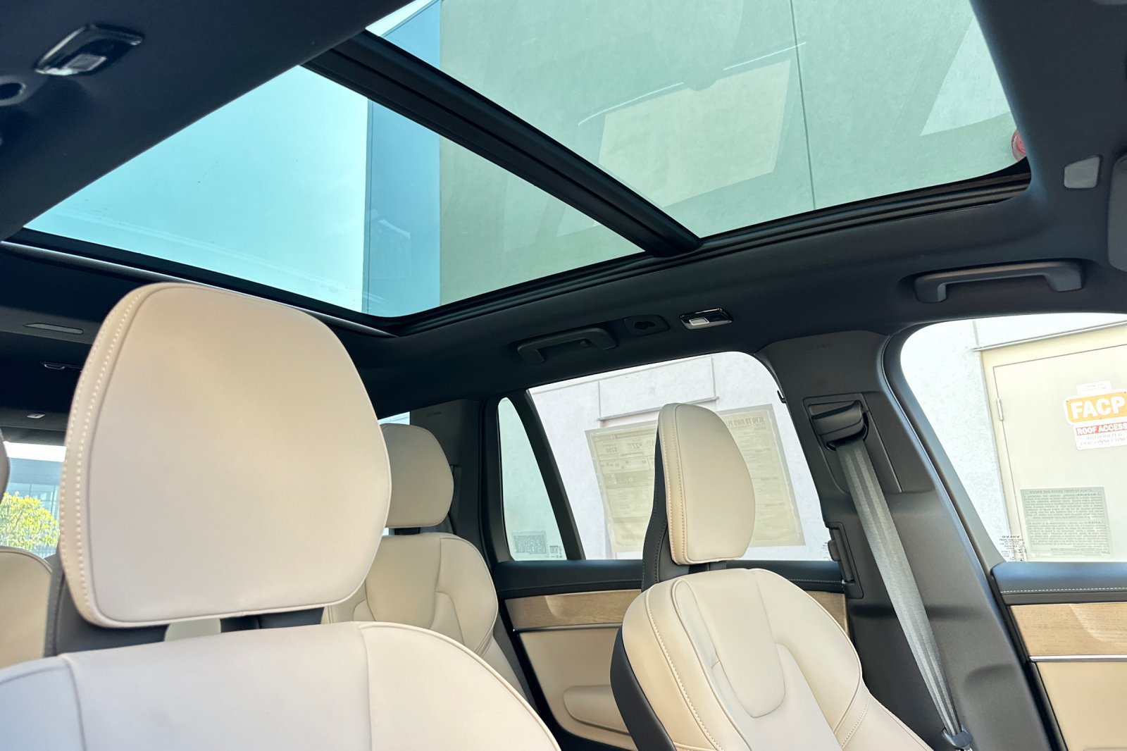 Used 2026 Volvo XC90 T8 Plus w/ Protection Package Premier AWD/4WD image 19