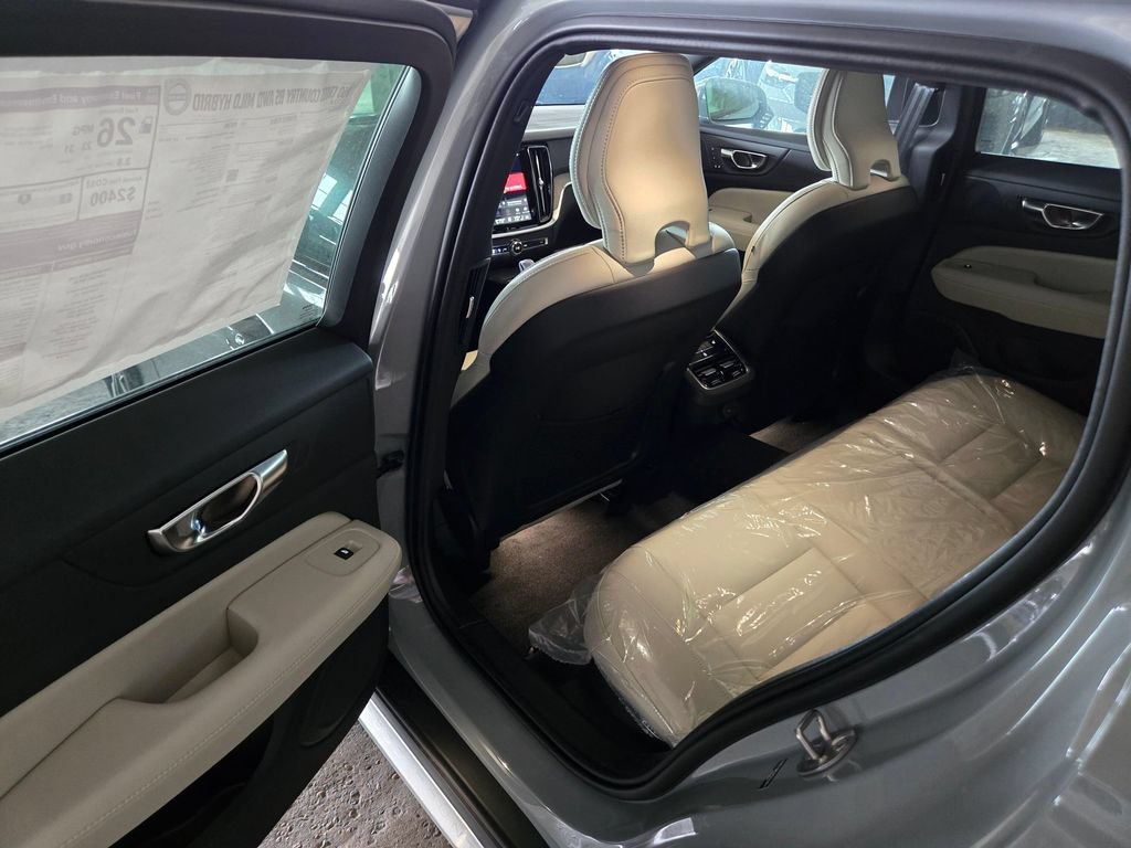 New 2026 Volvo V60 B5 Cross Country Ultra w/ Climate Package AWD/4WD image 14