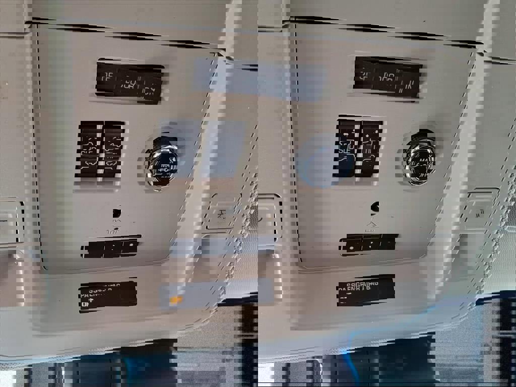 Used 2019 Chevrolet Suburban LT image 24