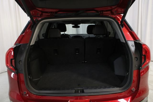 Used 2023 GMC Terrain AT4 image 32