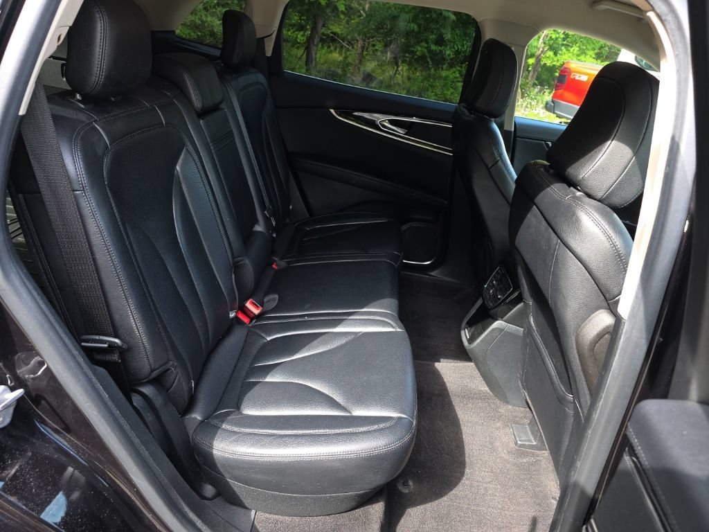 Used 2021 Lincoln Nautilus AWD image 16