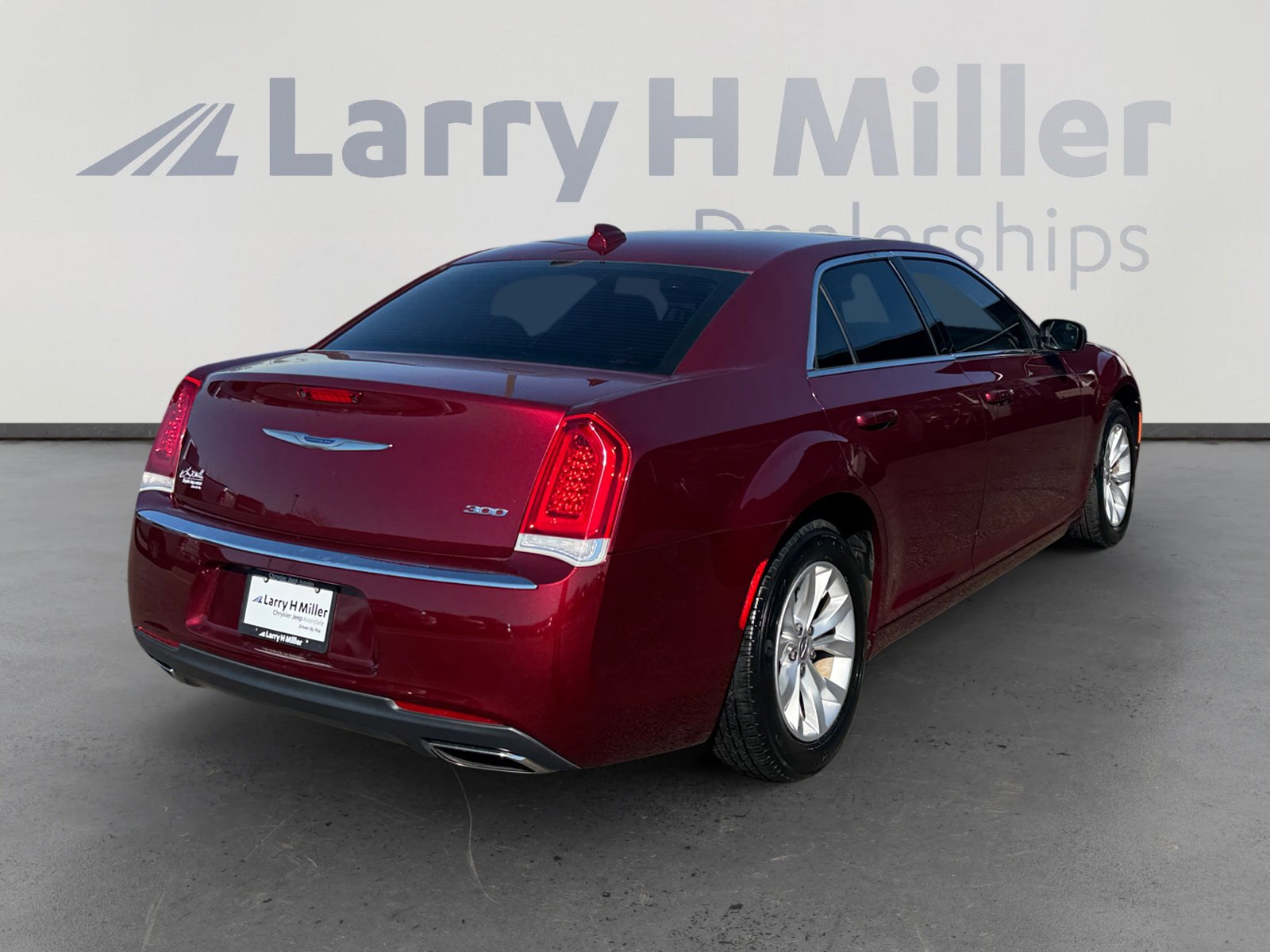 Certified 2022 Chrysler 300 Touring image 5