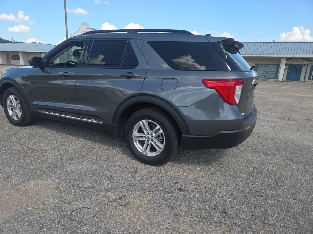 Used 2023 Ford Explorer XLT RWD image 8