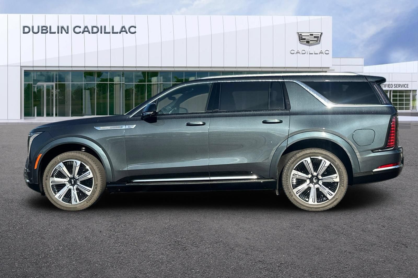 Certified 2026 Cadillac Escalade IQL Luxury AWD/4WD image 7