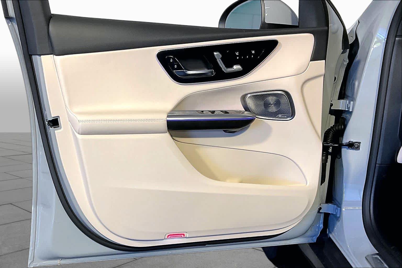 New 2027 Mercedes-Benz GLC 300 4MATIC image 11