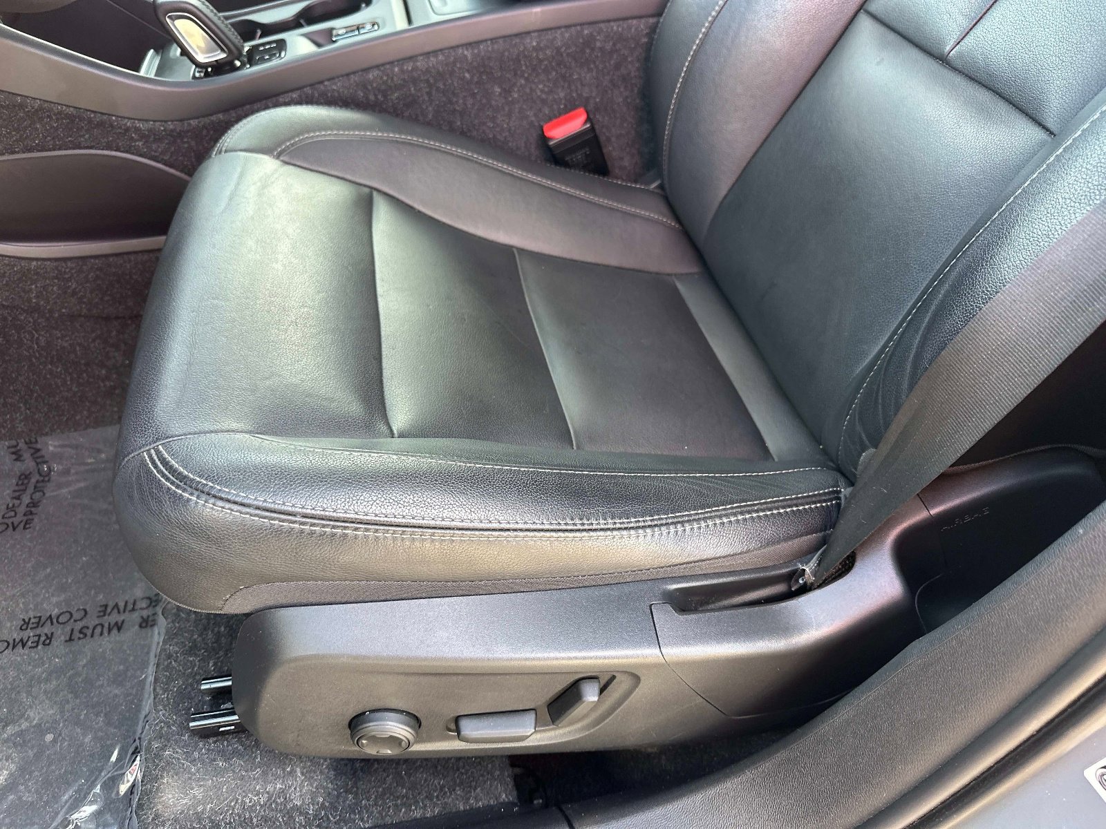 Used 2021 Volvo XC40 T5 Momentum image 18