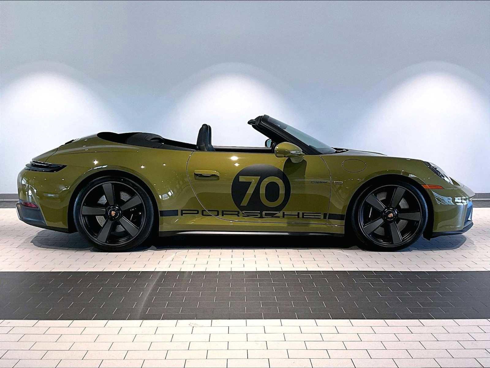 New 2026 Porsche 911 GTS image 8