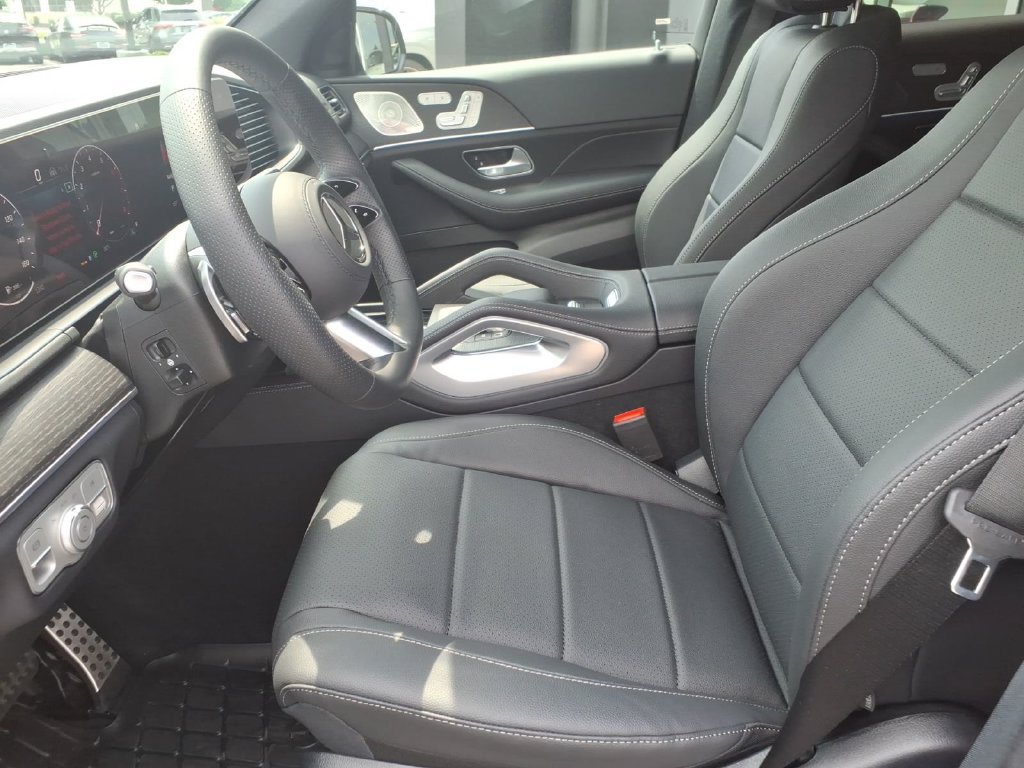 New 2026 Mercedes-Benz GLS 450 4MATIC image 14