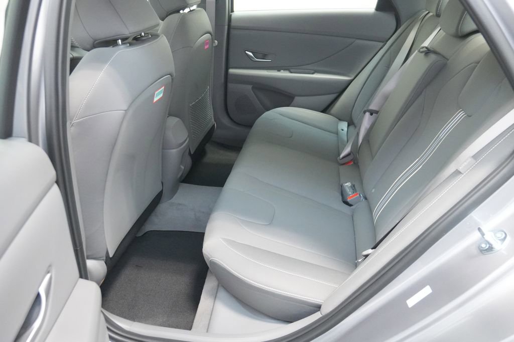 New 2026 Hyundai Elantra SEL Sport image 18