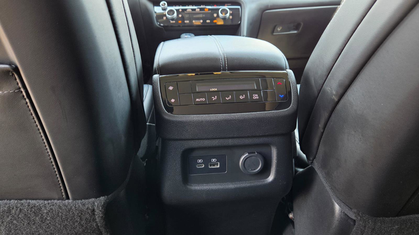 Used 2023 INFINITI QX60 Luxe w/ Vision Package image 41