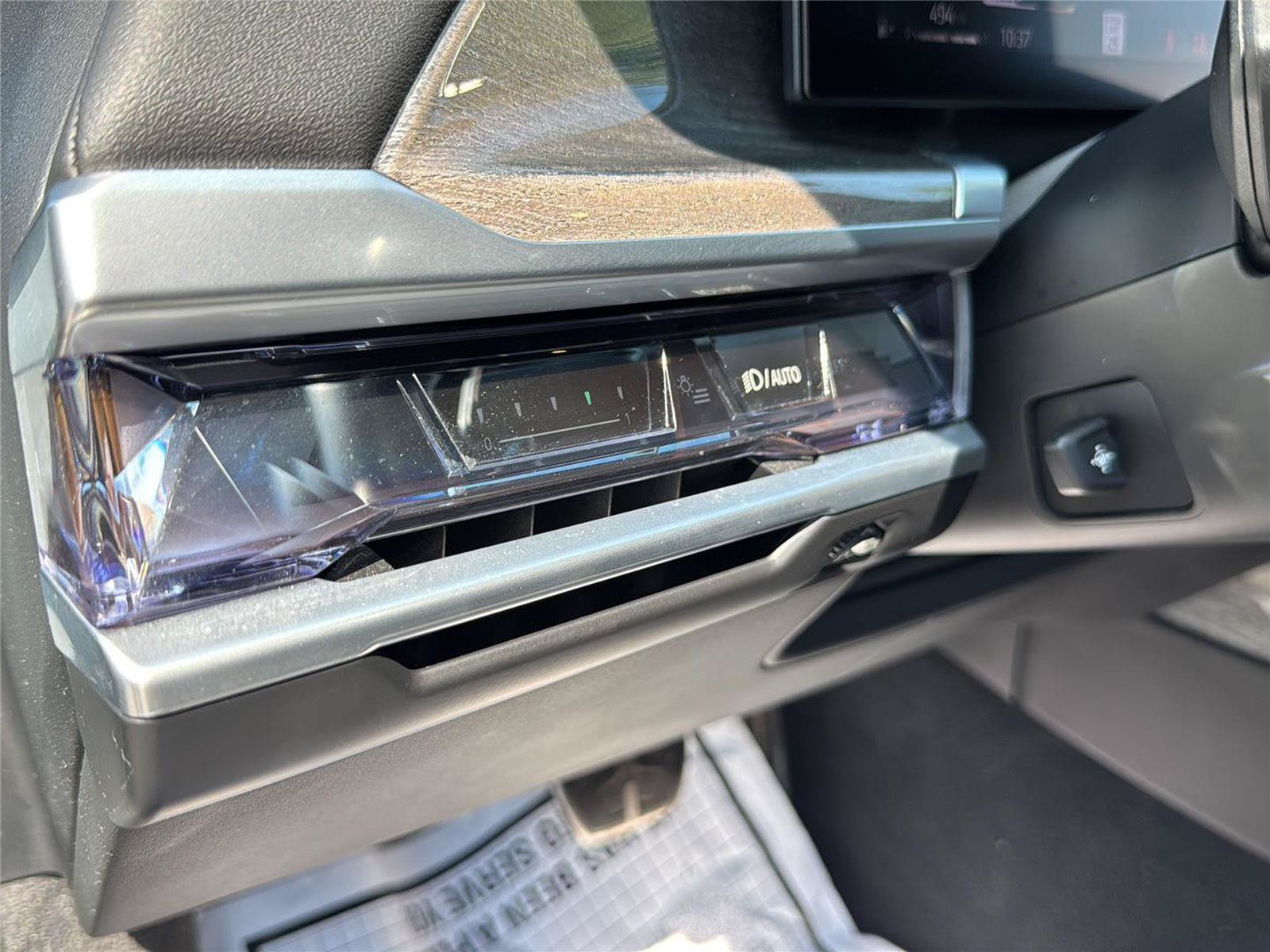 Used 2025 BMW 740i xDrive AWD/4WD image 20