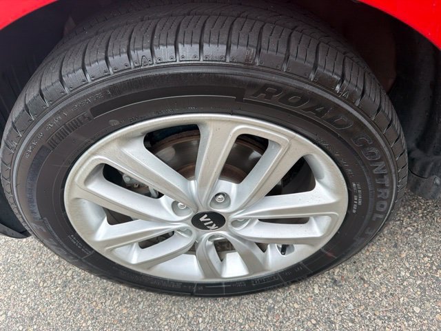 Used 2019 Kia Soul + FWD image 12
