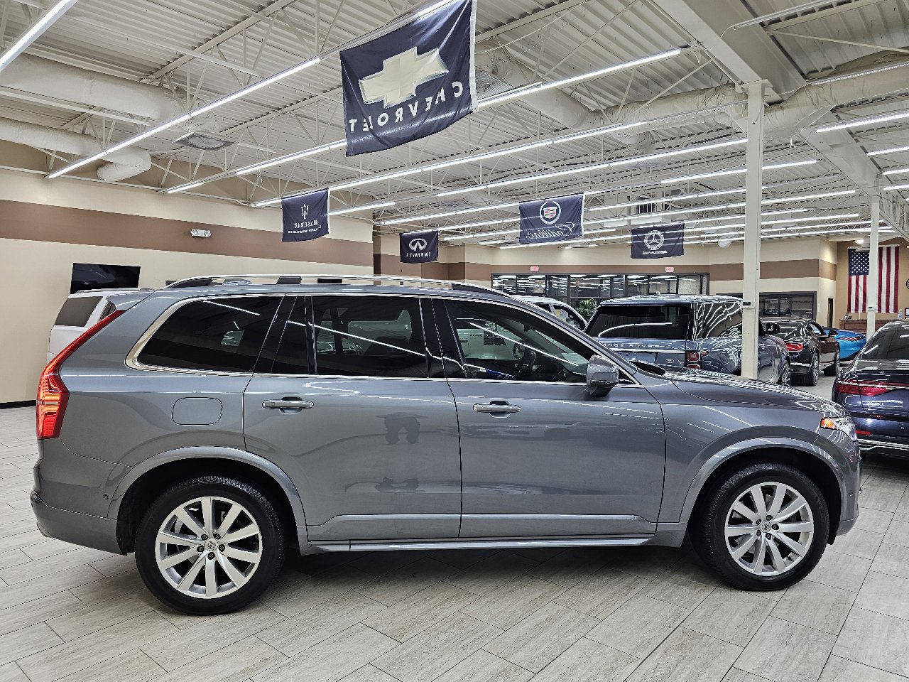 Used 2016 Volvo XC90 T6 Momentum w/ Momentum Plus Package image 6