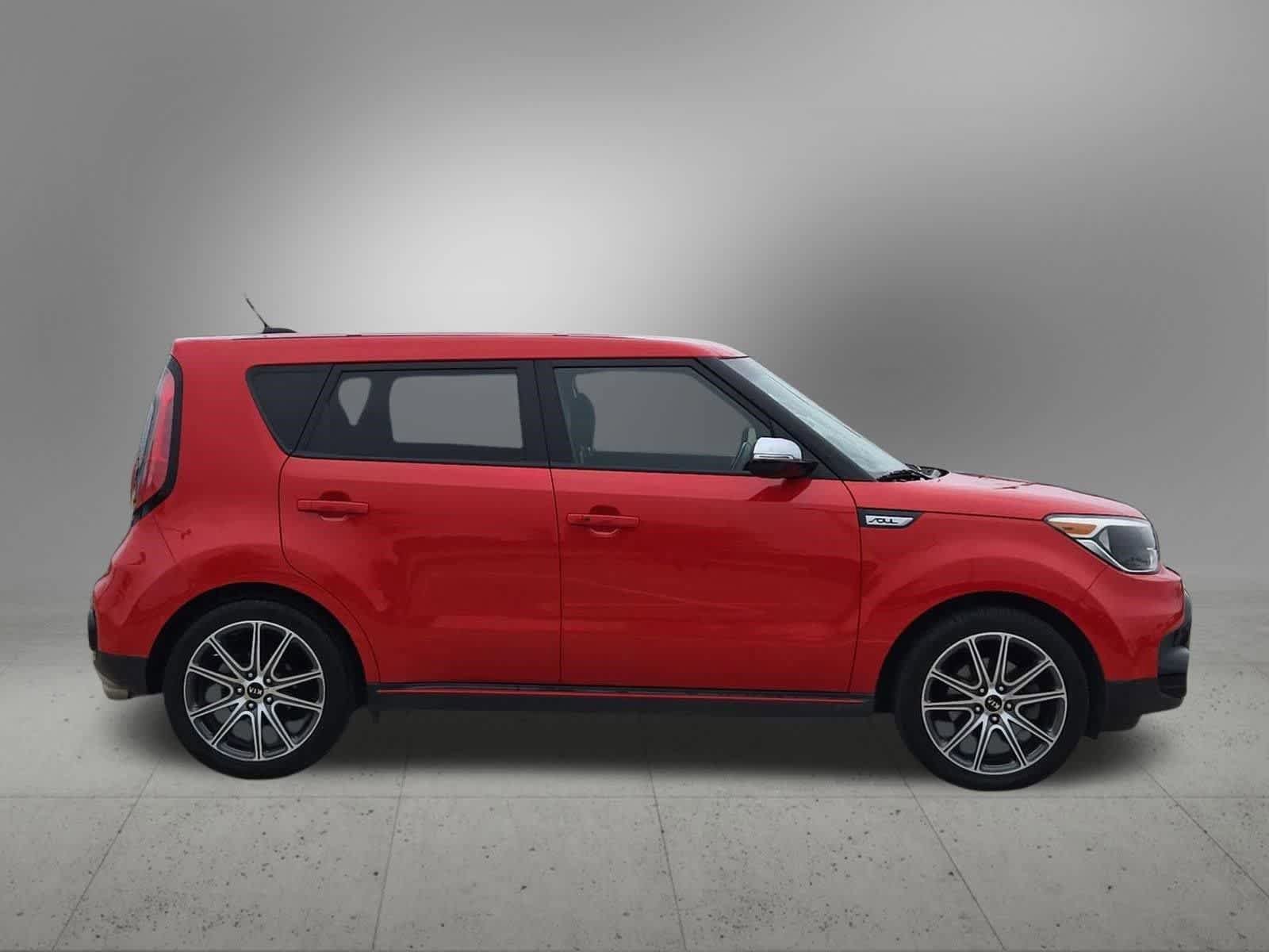 Used 2019 Kia Soul ! FWD image 7