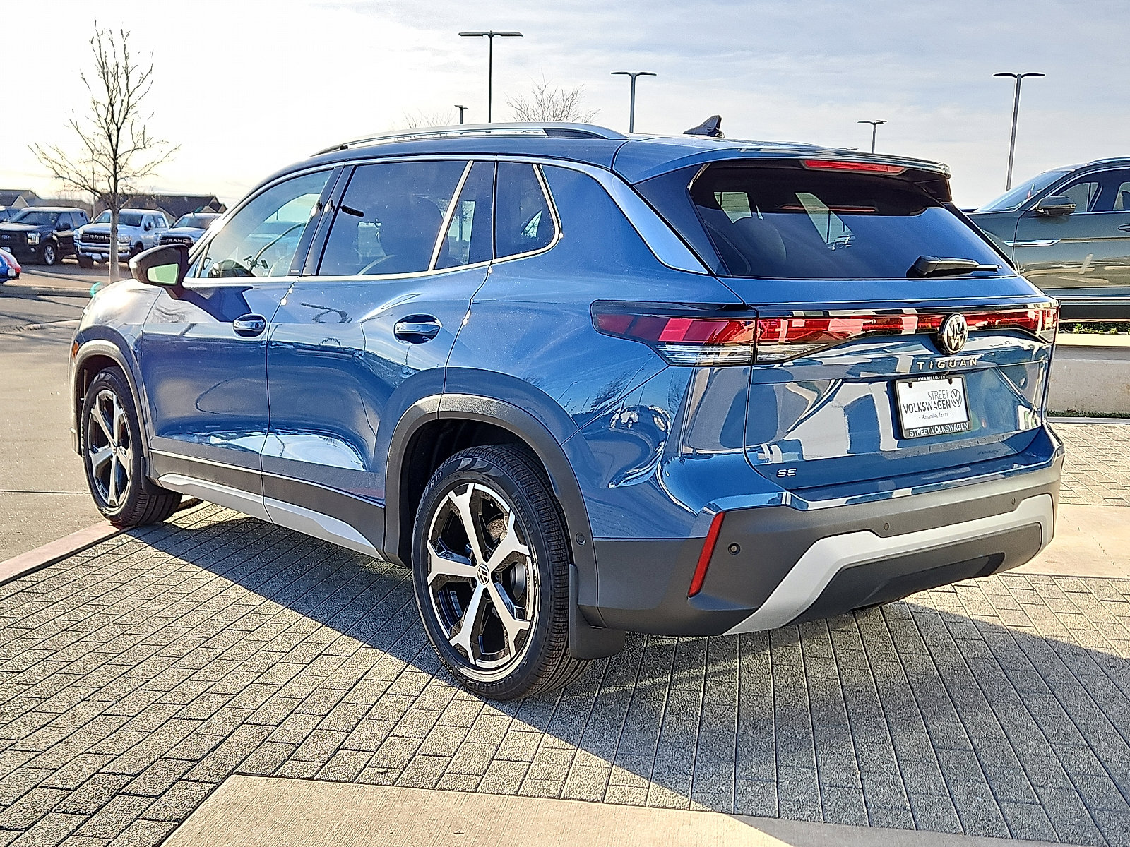 New 2026 Volkswagen Tiguan SE image 2