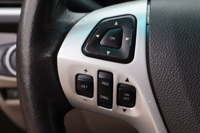 Used 2015 Ford Explorer Limited w/ Equipment Group 301A FWD image 13