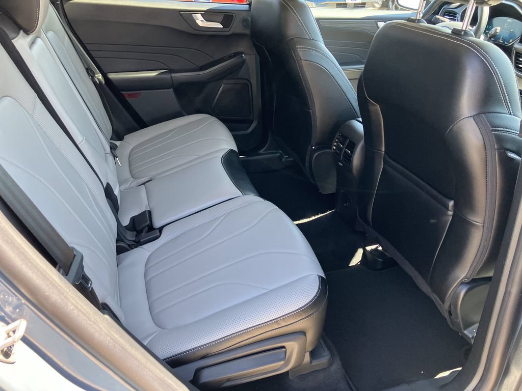 Used 2025 Ford Escape SE w/ PHEV Premium Package FWD image 15