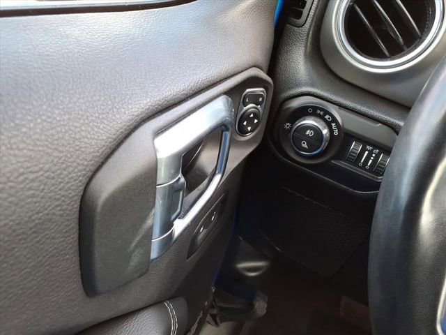 Certified 2022 Jeep Gladiator Overland w/ Cold Weather Group image 15