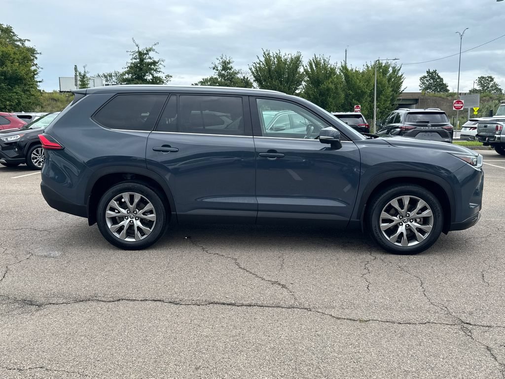 Used 2024 Toyota Grand Highlander AWD image 10