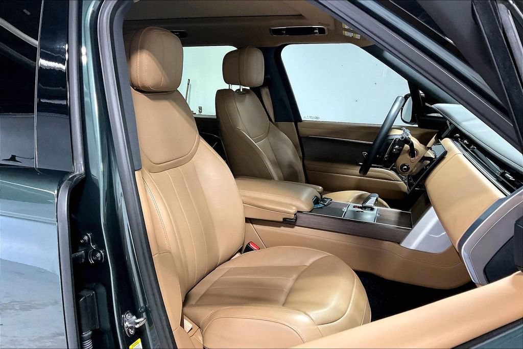 Used 2025 Land Rover Range Rover SE AWD/4WD image 9