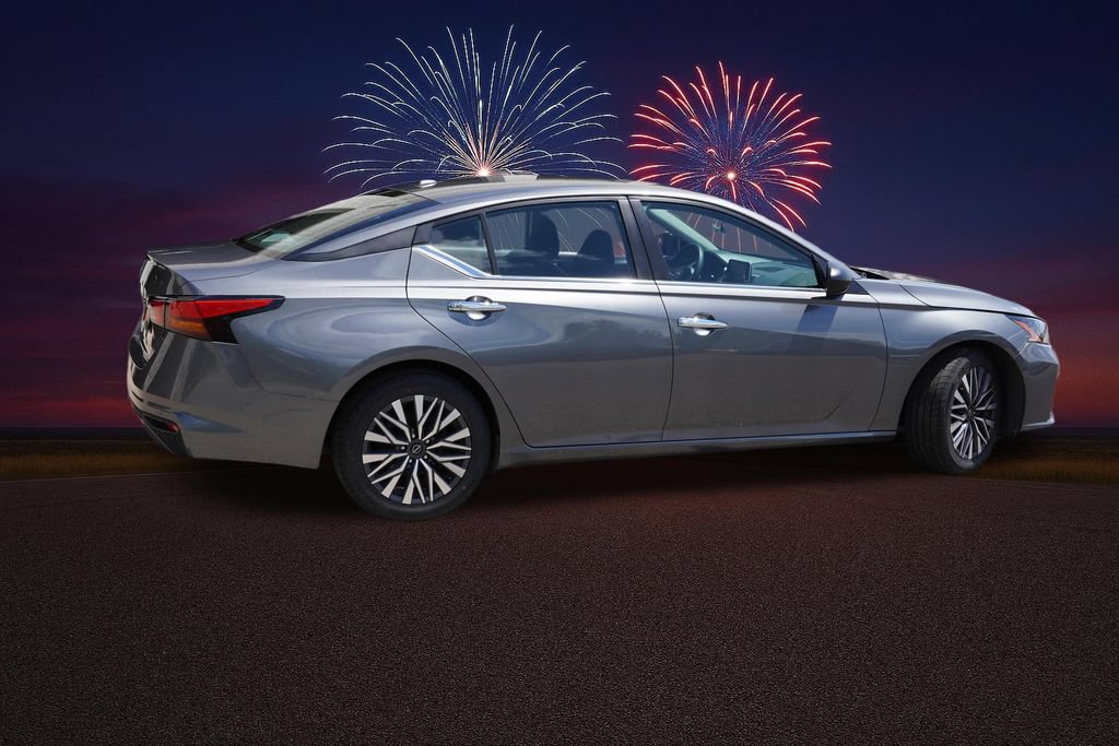 Used 2025 Nissan Altima 2.5 SV FWD image 4