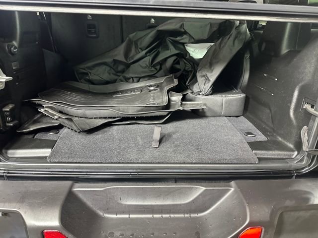 Used 2022 Jeep Wrangler Unlimited Sahara w/ Cold Weather Group image 26