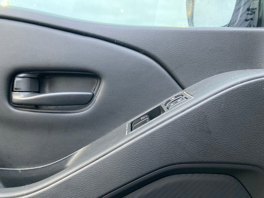 Used 2025 Nissan Frontier S image 12