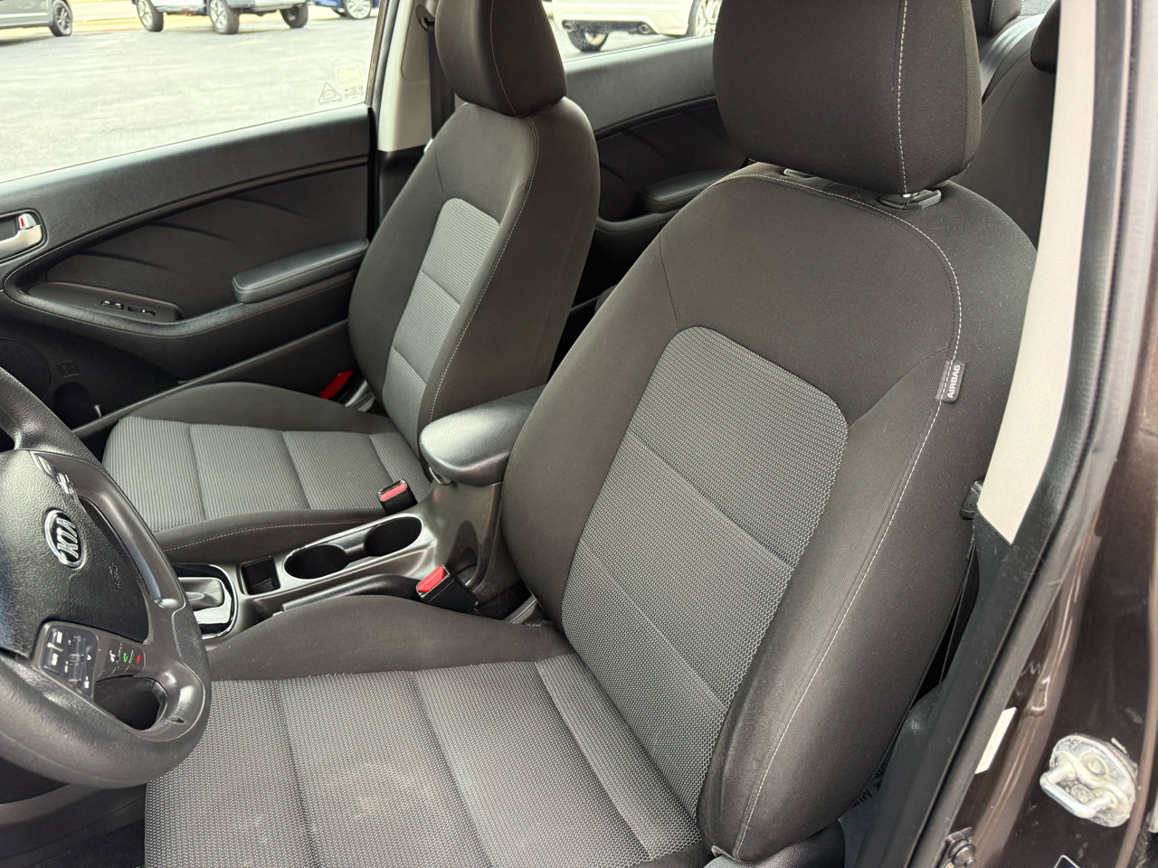 Used 2018 Kia Forte LX image 10