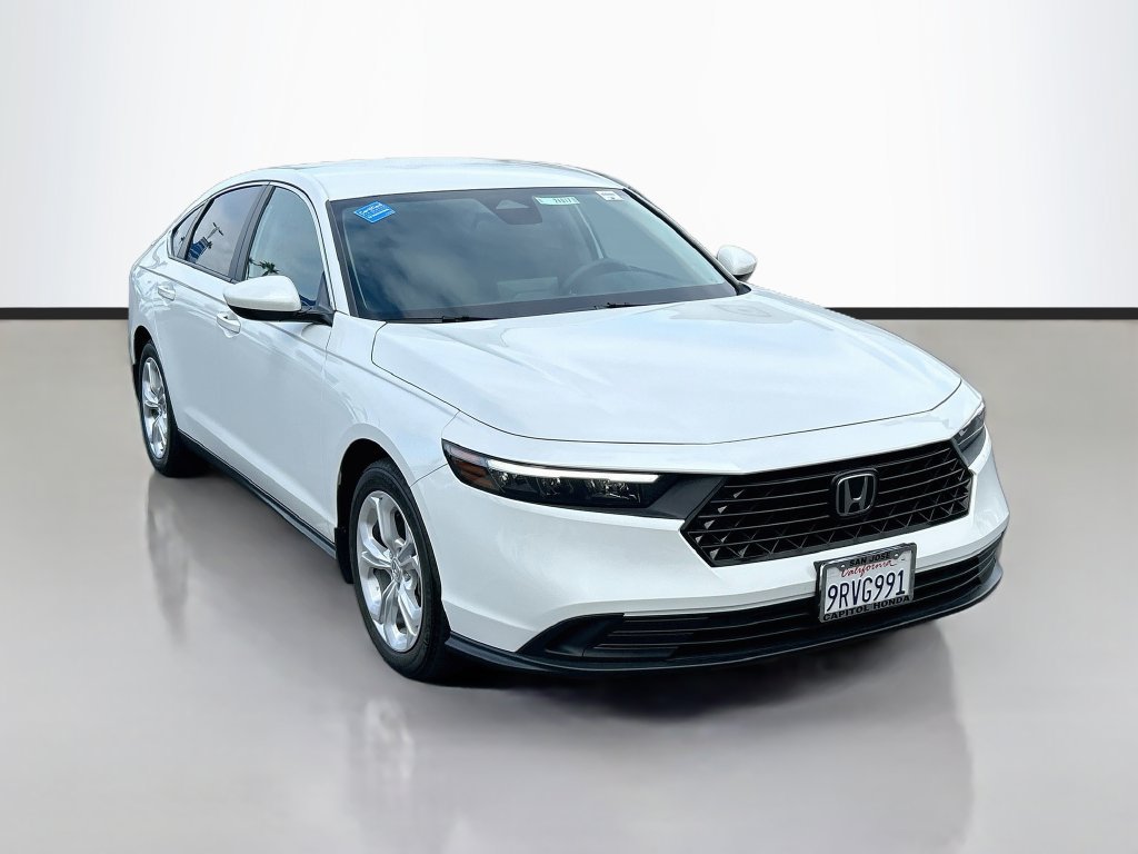 Certified 2025 Honda Accord LX image 3