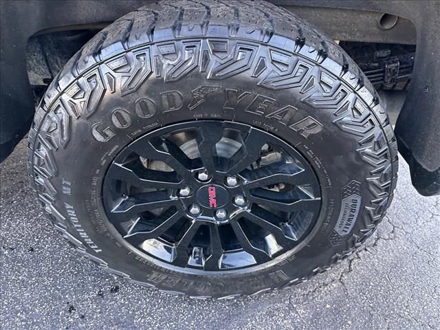 Certified 2023 GMC Sierra 1500 AT4X image 40