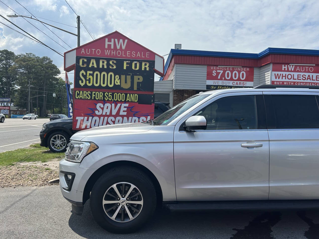 Used 2019 Ford Expedition Max XLT image 9