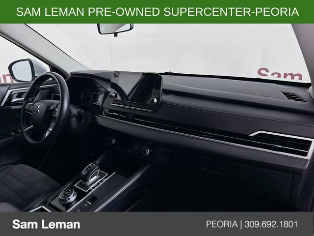 Used 2024 Mitsubishi Outlander SE image 29