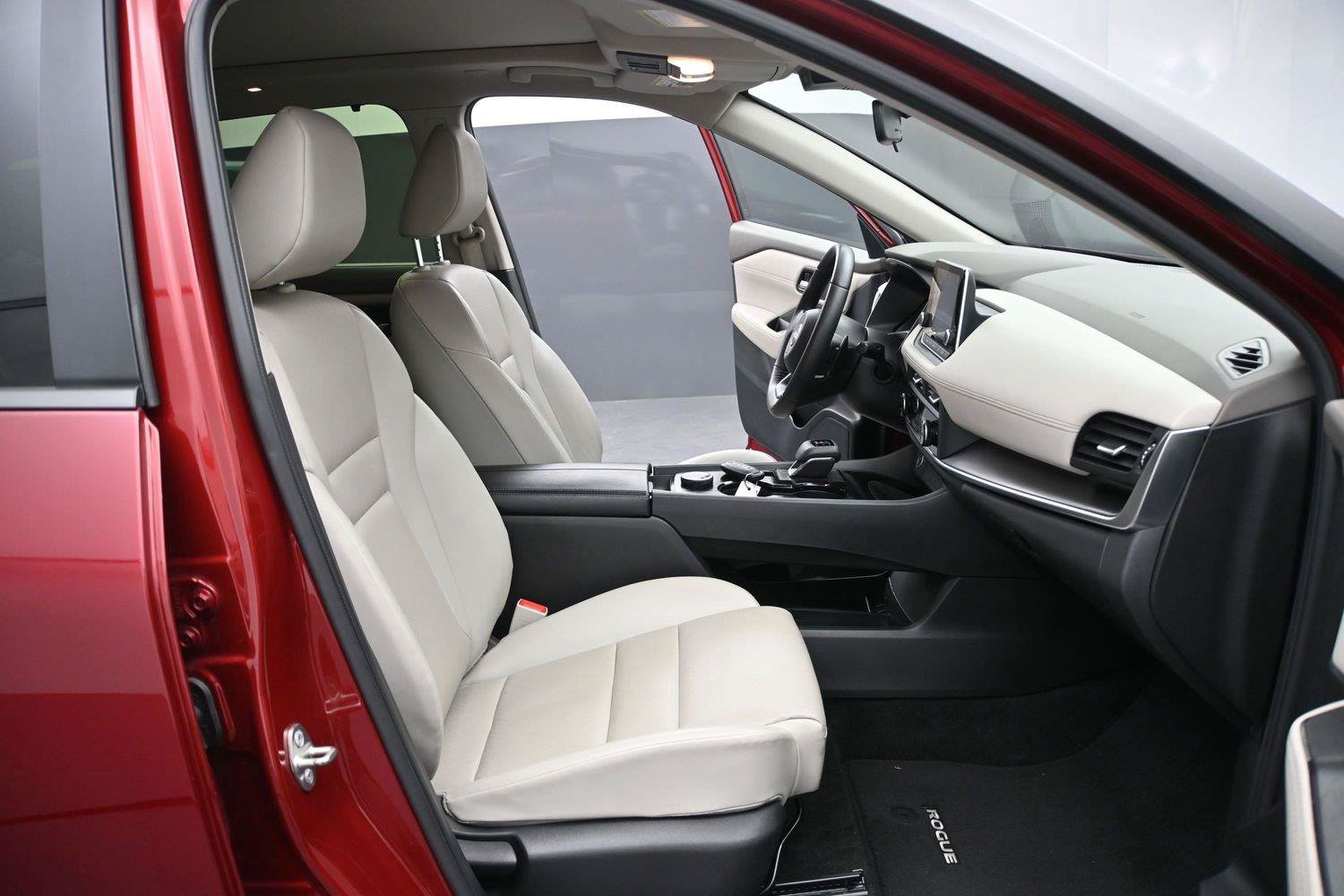 Used 2023 Nissan Rogue SV w/ SV Premium B Package AWD/4WD image 15