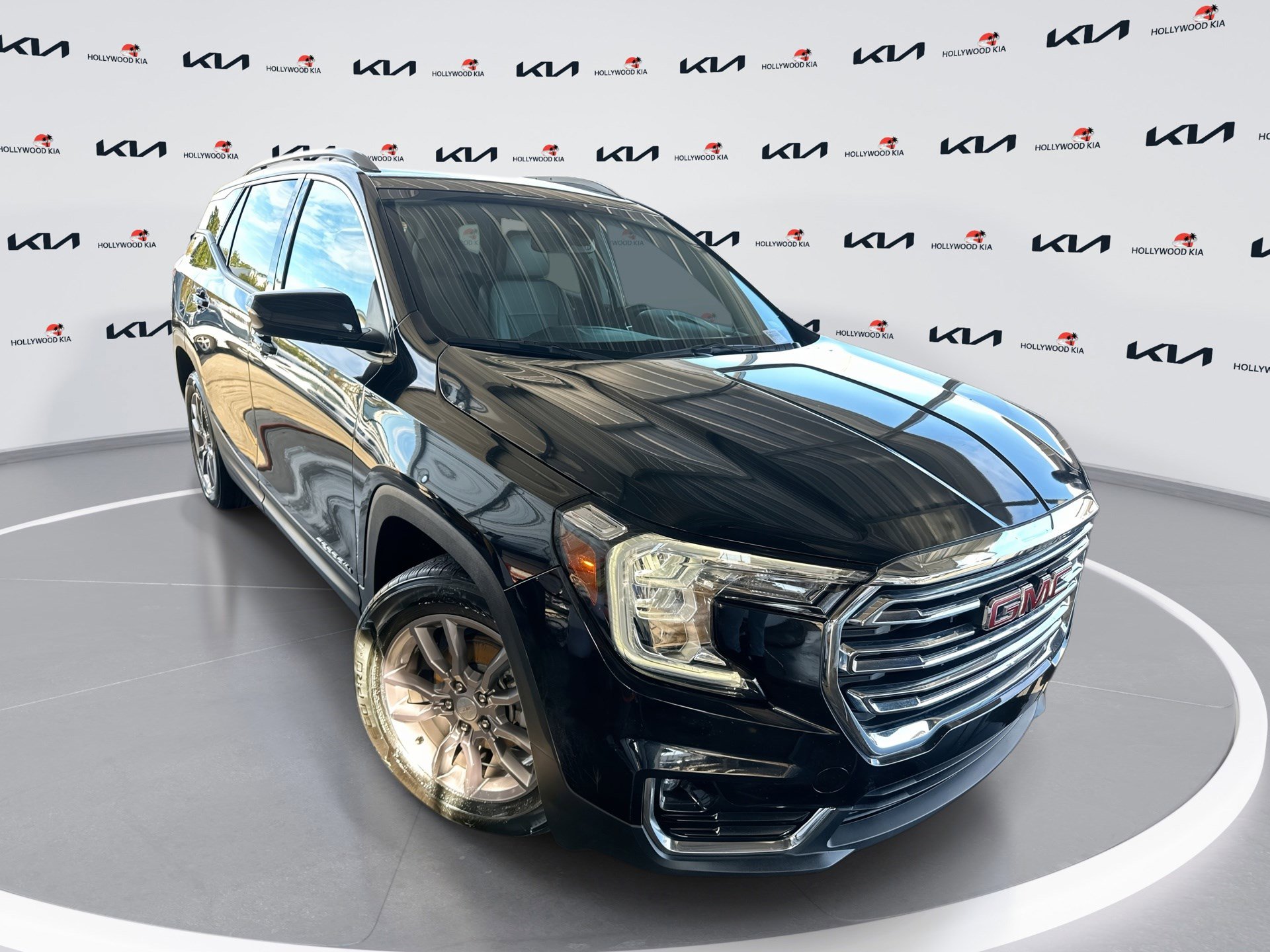 Used 2024 GMC Terrain SLT