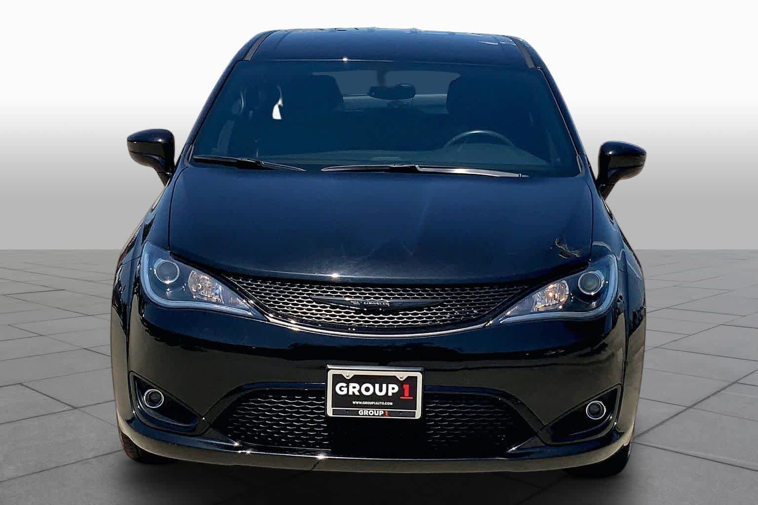 Used 2019 Chrysler Pacifica Touring Plus w/ S Appearance Package FWD image 4