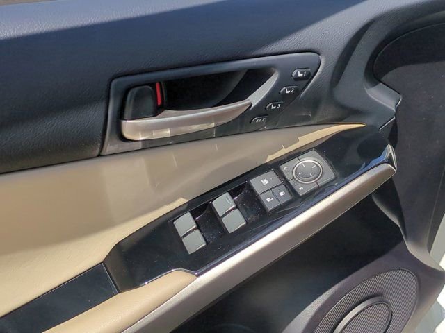 Used 2020 Lexus IS 300 w/ Navigation Package RWD image 15
