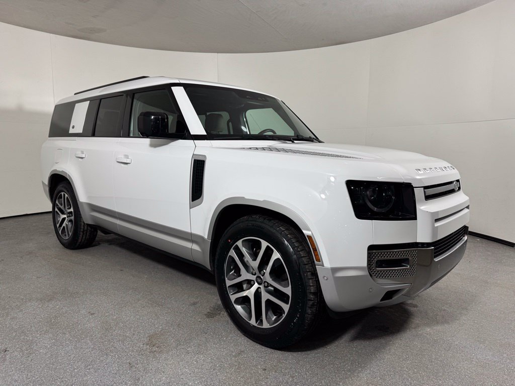 Used 2023 Land Rover Defender 130 SE AWD/4WD image 3