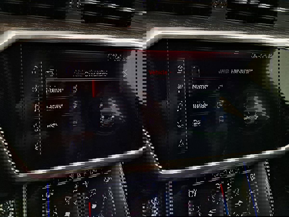 Used 2020 Audi S6 Premium Plus w/ S Sport Package image 35